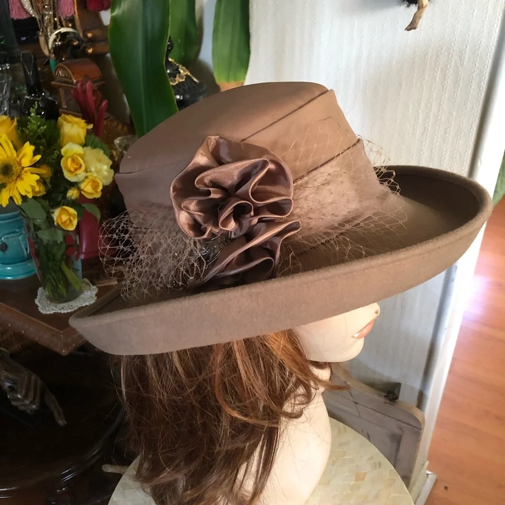 Vintage Tan Wool Hat - Picture 3 of 10